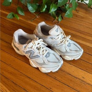 New Balance men’s 90/60 Off-White and Light Gray Sneakers